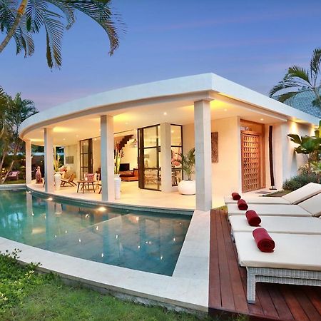 Seminyak White Design Villa Екстериор снимка