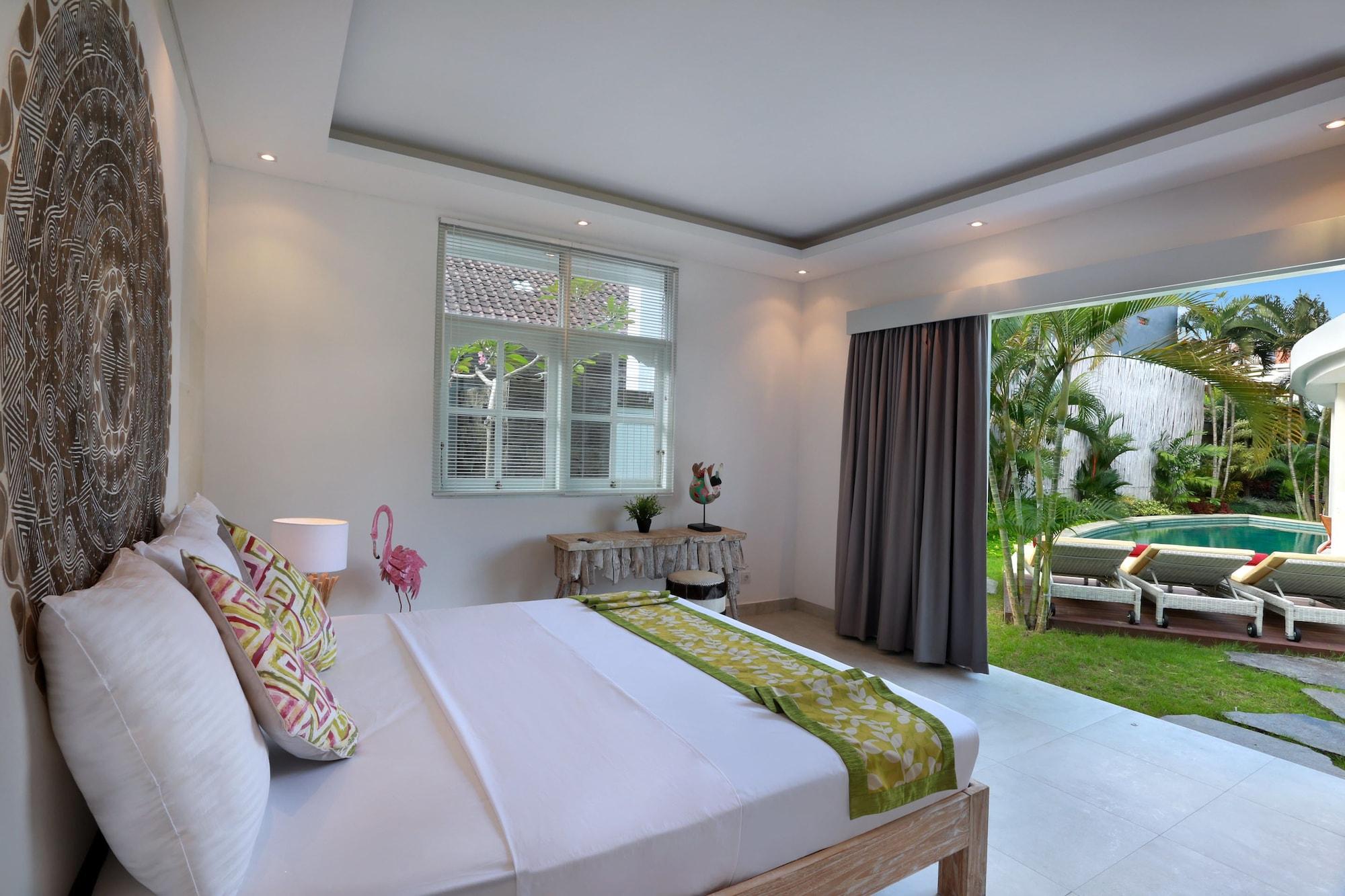 Seminyak White Design Villa Екстериор снимка