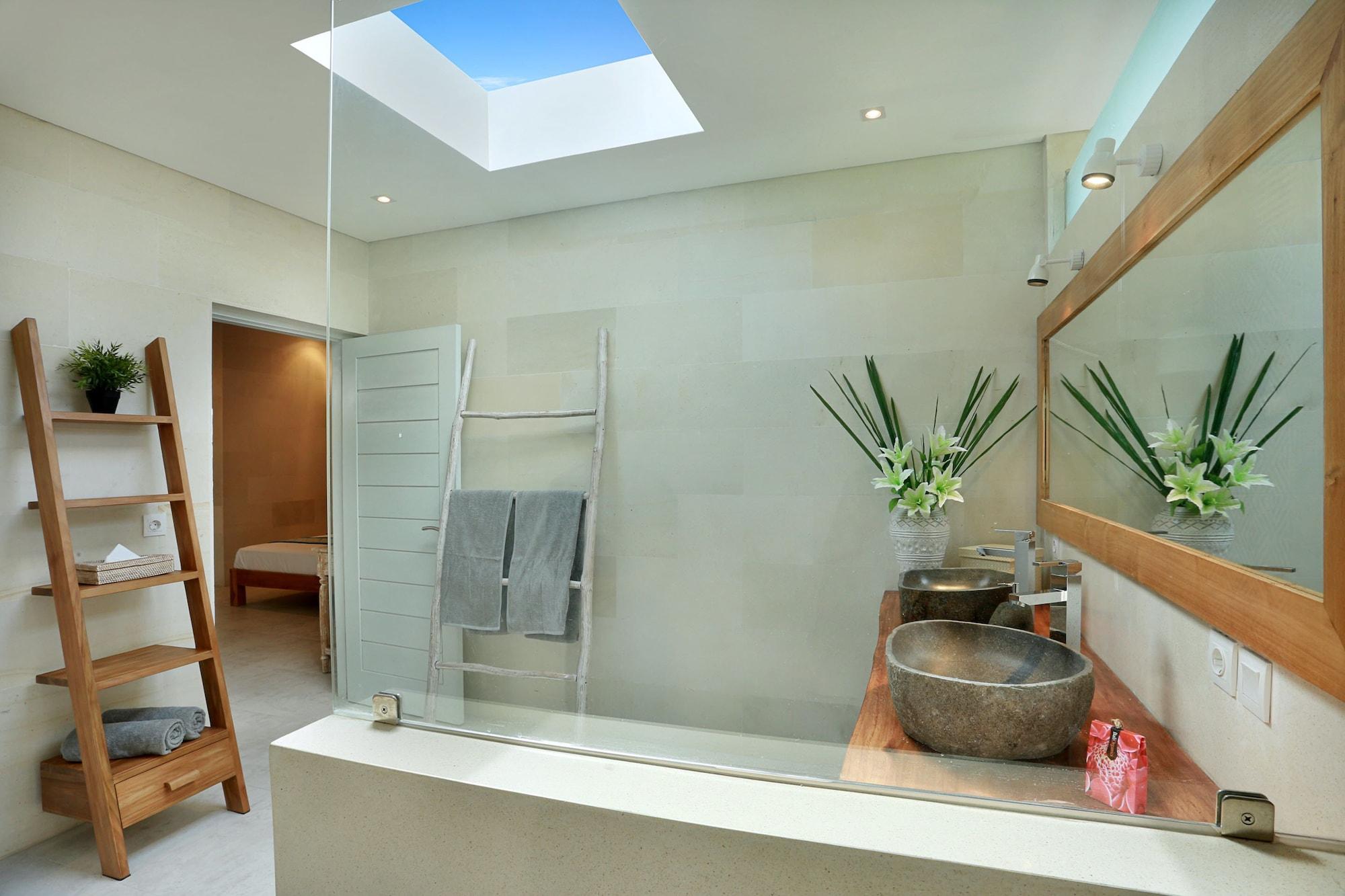 Seminyak White Design Villa Екстериор снимка