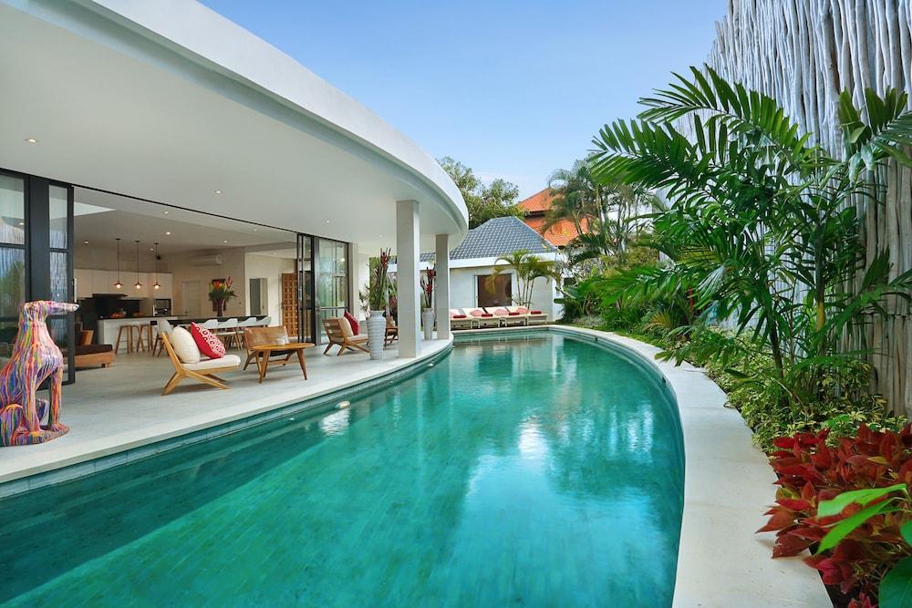 Seminyak White Design Villa Екстериор снимка