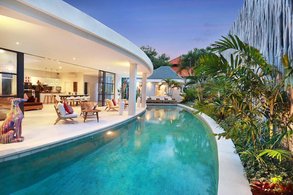 Seminyak White Design Villa Екстериор снимка