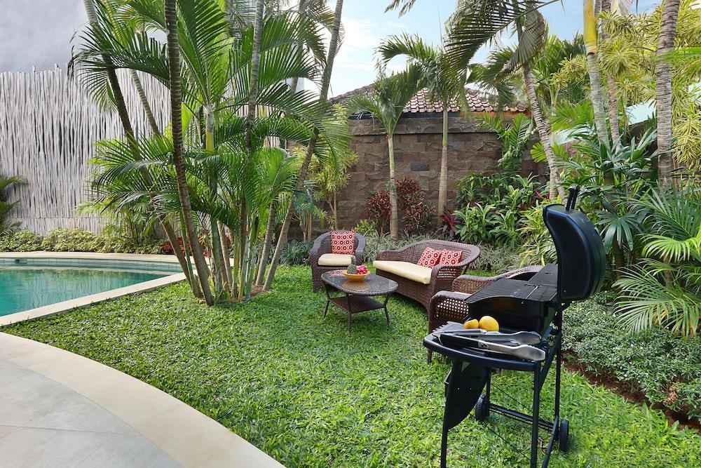 Seminyak White Design Villa Екстериор снимка