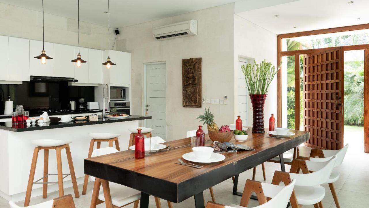 Seminyak White Design Villa Екстериор снимка