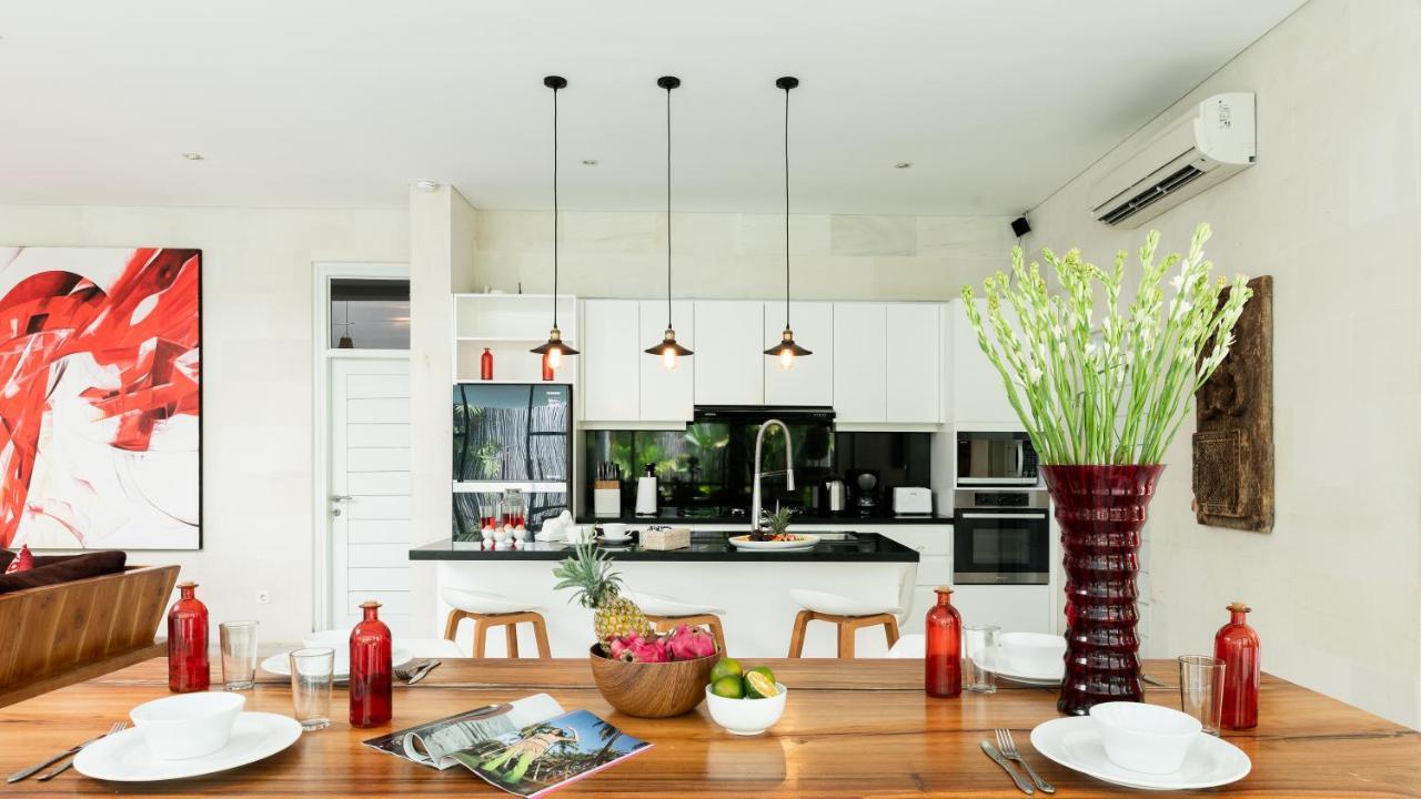 Seminyak White Design Villa Екстериор снимка