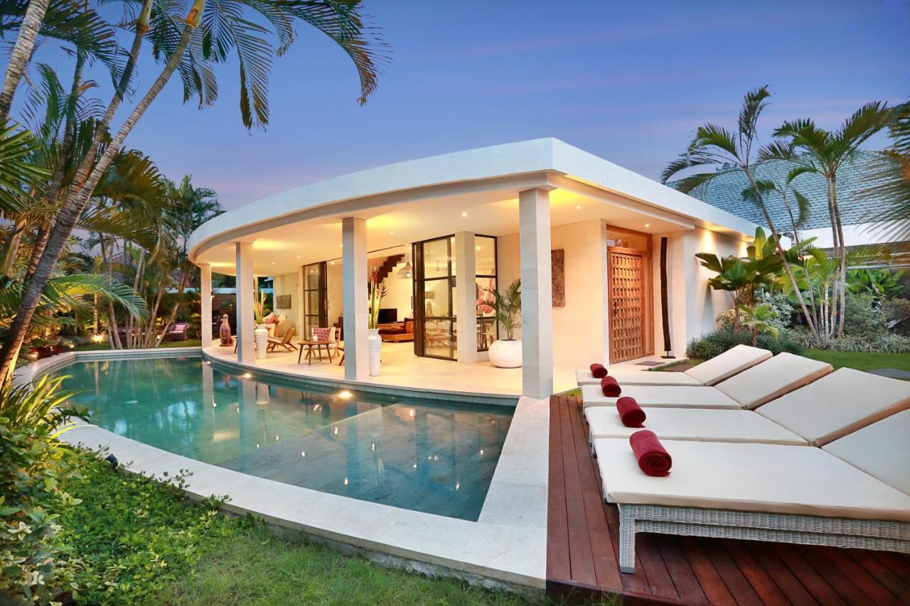 Seminyak White Design Villa Екстериор снимка